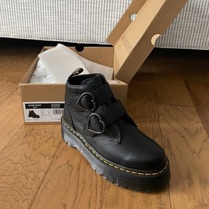 BRAND NEW Dr. Martens Devon Heart Boot